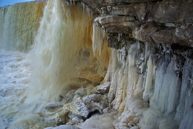 Ледяной водопад крупным планом
