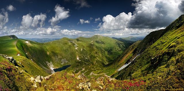 Зелёные горные гряды
